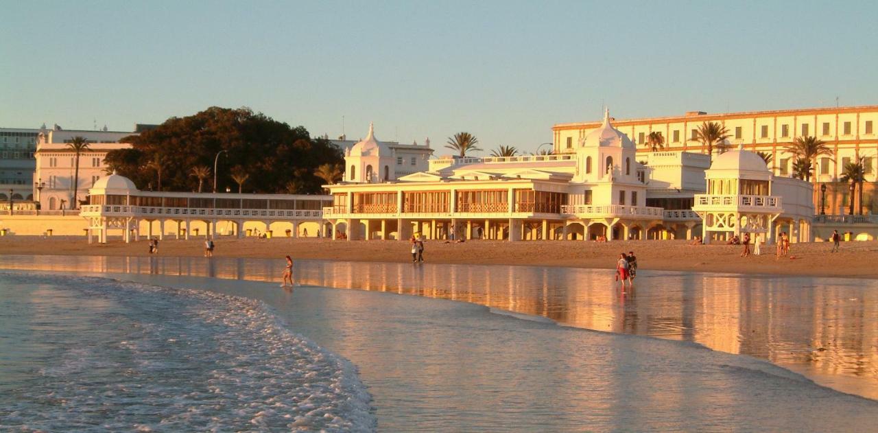 Estudio Deluxe Playa De La Victoria Cadiz Exterior photo